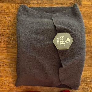 TRTL TRAVEL PILLOW in GRAY